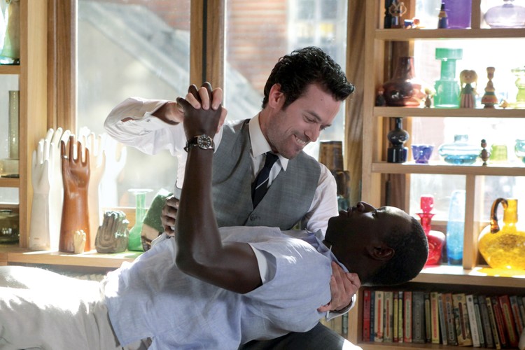 Romain Duris i Omar Sy w filmie 'Dziewczyna z lilią'