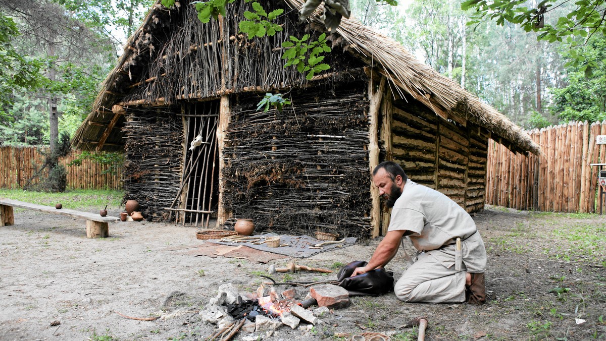 W czasy neolitu będą mogli przenieść się w weekend miłośnicy prehistorii oraz entuzjaści archeologii, którzy odwiedzą Rezerwat Krzemionki koło Ostrowca Świętokrzyskiego.