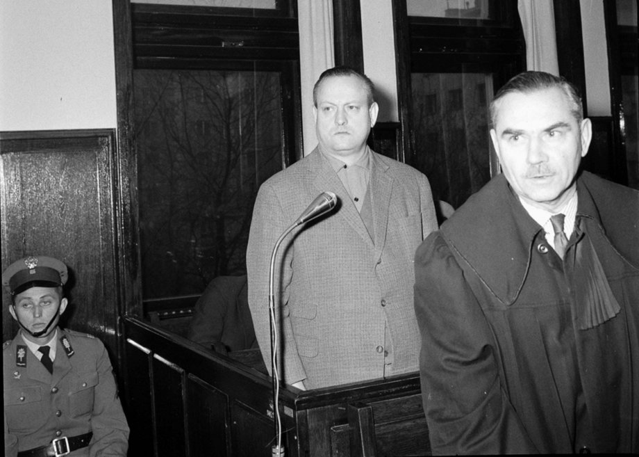 Proces dyrektora stołecznego MHW Stanisława Wawrzeckiego. Skazany został na karę śmierci, a wyrok wykonano wiosną 1965 r. 