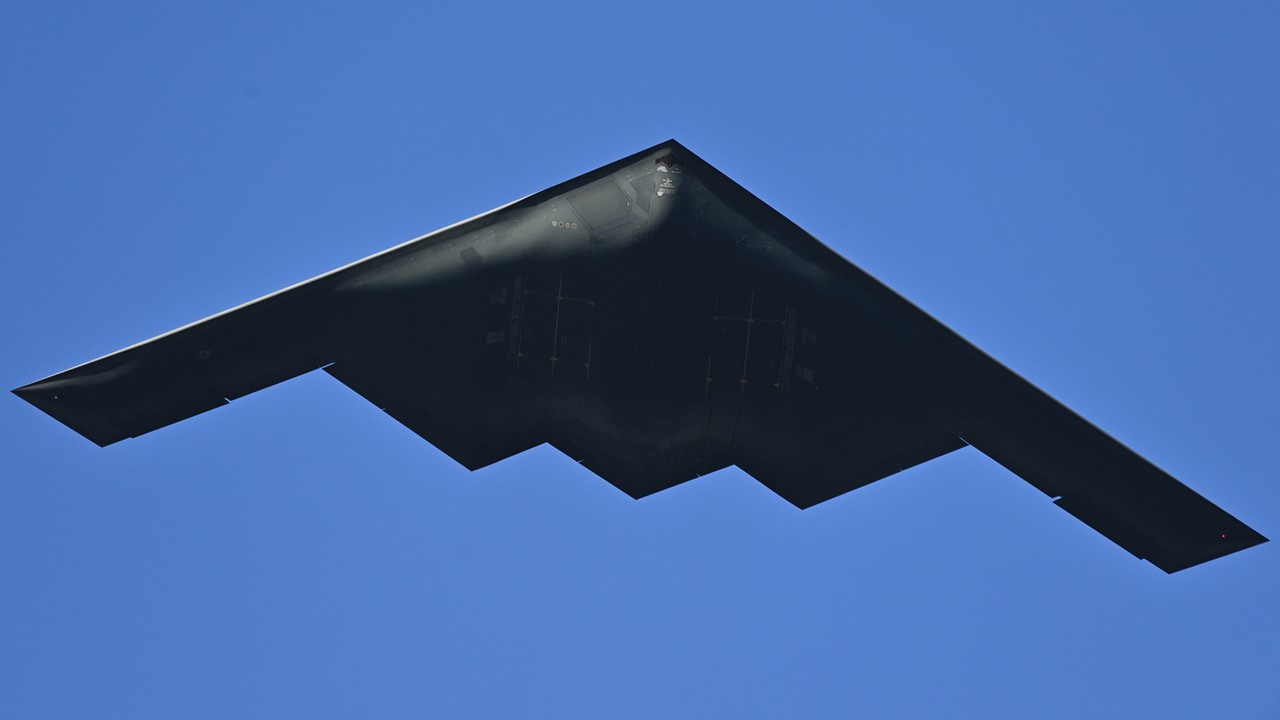 Atak USA na Iran trwał 37 godzin.  Jak piloci radzą sobie podczas tak długiej misji? Przydają się żwirek dla kota i amfetamina