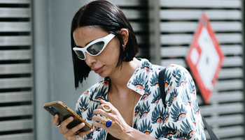 Több smink, kevesebb önbizalom: Így torzítja a közösségi média az önképed