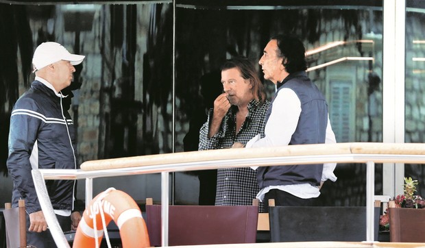 496504_cepter-i-kole-foto-cropix