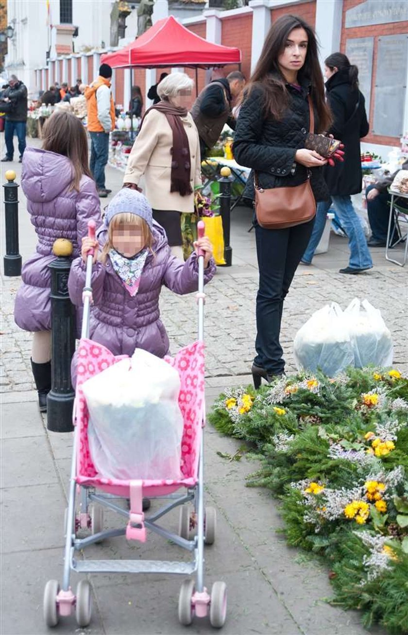 Kaczyńska z Dubienieckim na cmentarzu