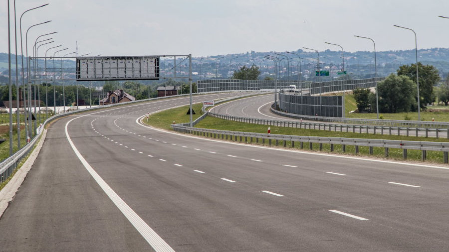 Dotychczasowe koncepcje są nie do przyjęcia - twierdzą samorządowcy i przedstawiają dwa nowe warianty przebiegu "zakopianki"