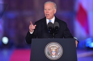Prezydent USA w Warszawie: W tej bitwie, która trwa teraz, musimy przygotować się na długą walkę