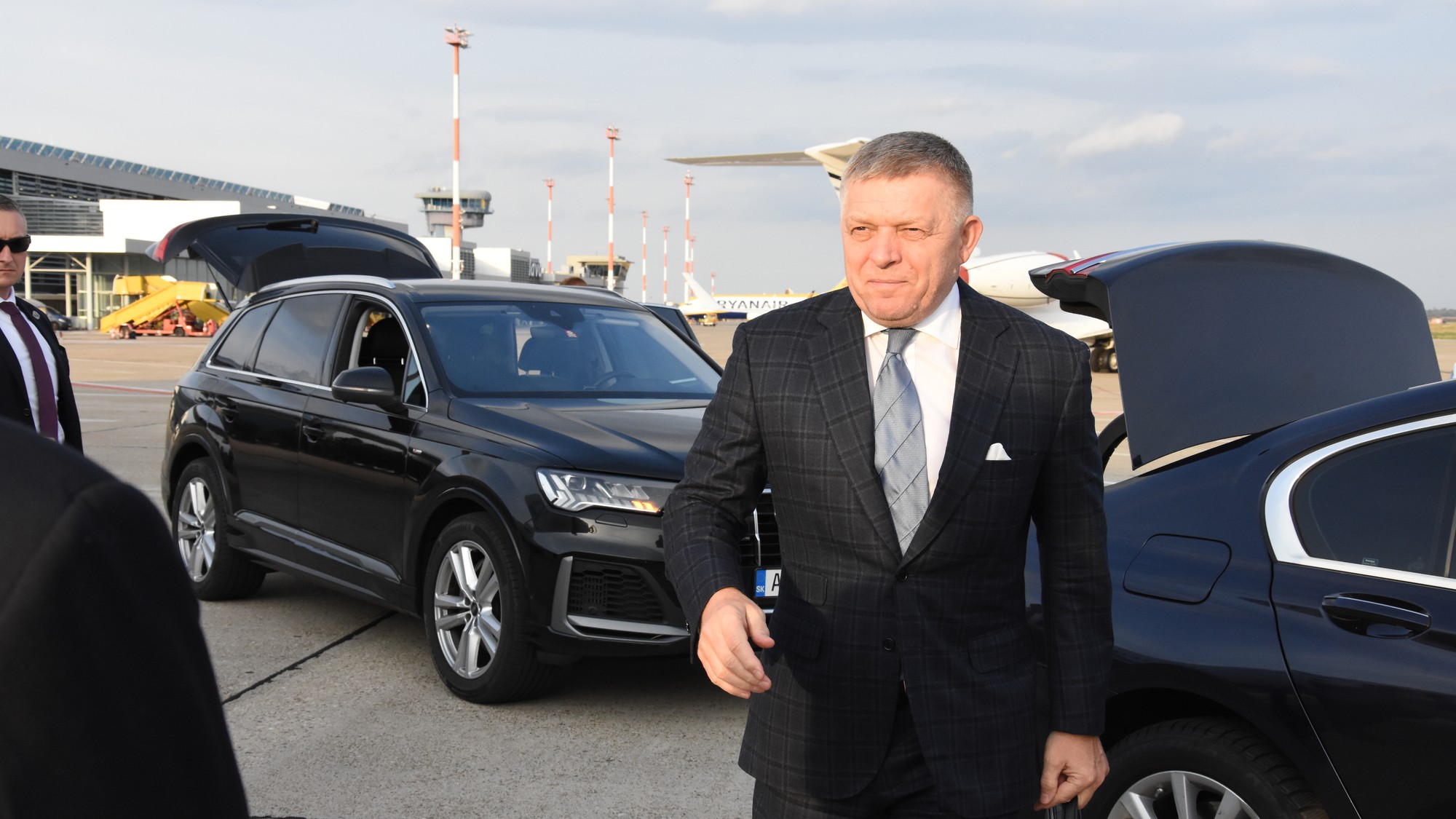 Premiér SR Robert Fico (Smer-SD) pred odletom na dvojdňový summit lídrov členských krajín Európskej únie.