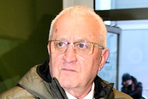 "IZBACIO SAM IH IZ KUĆE" Era Ojdanić potresen zbog vesti da mu se unuk predozirao, a evo zbog čega je zabranio sinu i snaji ulazak u porodični dom: "Dobili su pedalu"