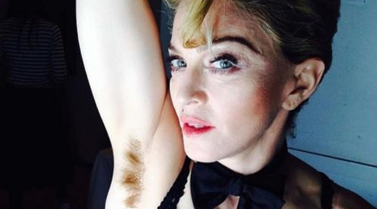 Szőrös hónaljjal pózolt Madonna - fotó!