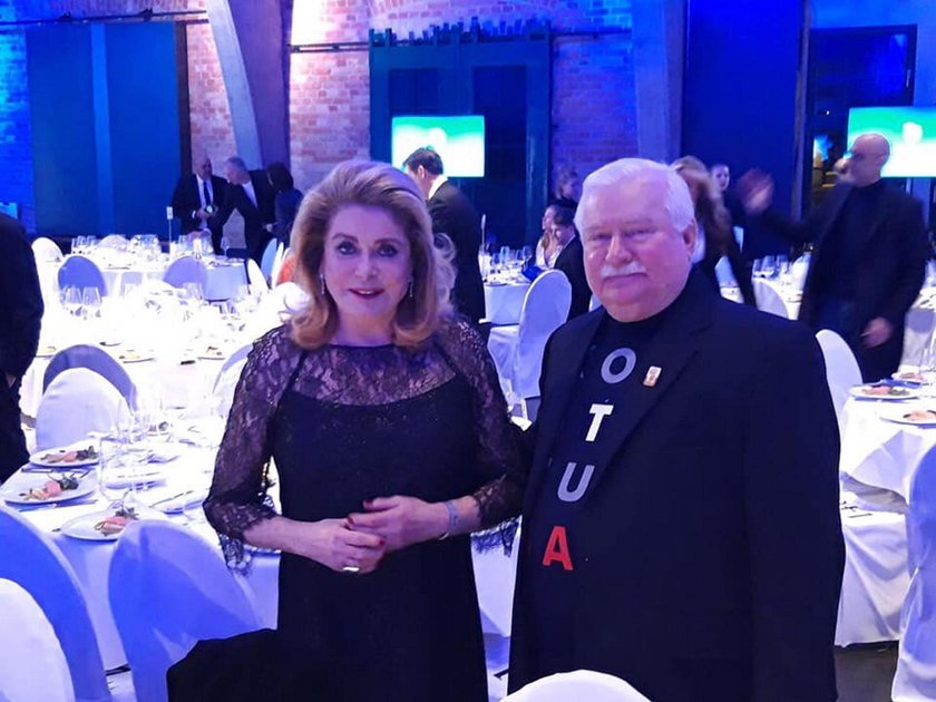 Lech Wałęsa z Catherine Deneuve