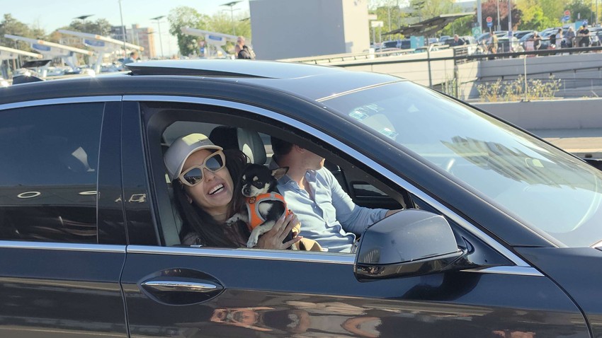 Tanja Savić i Muki na aerodromu