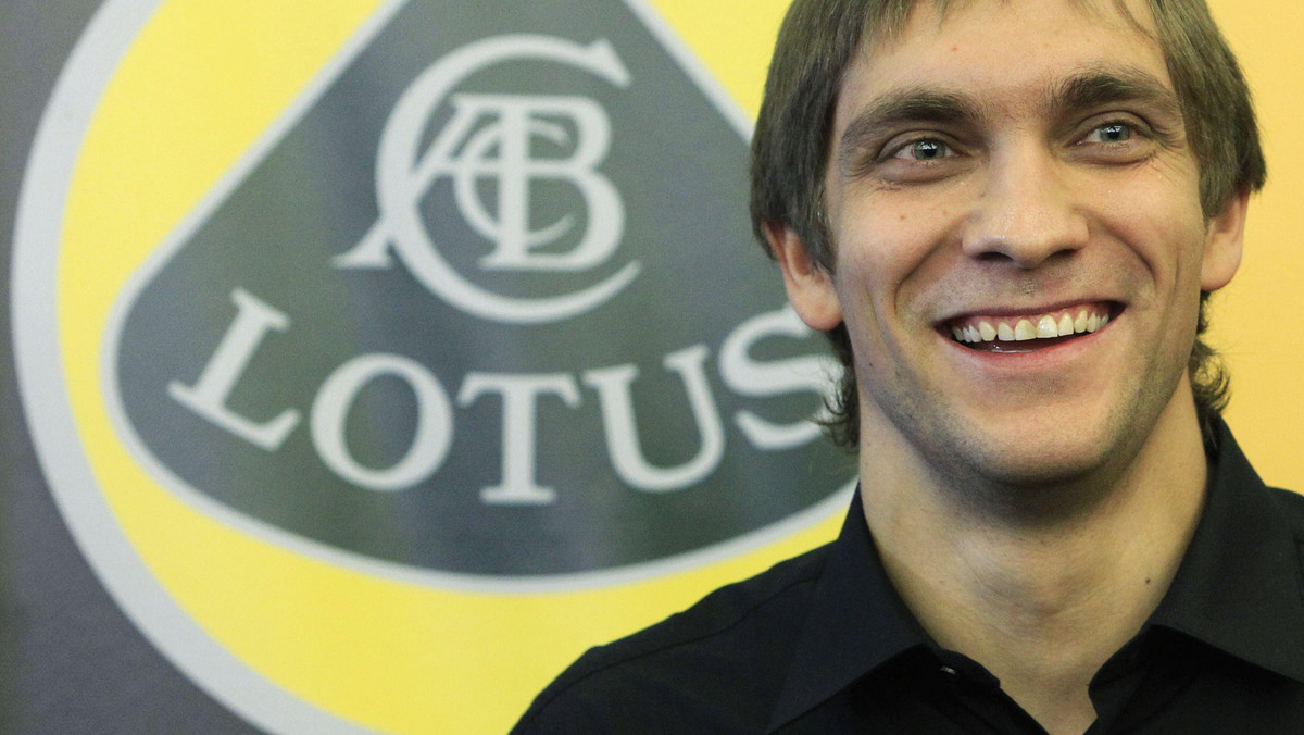 Witalij Pietrow jako pierwszy poprowadzi nowy bolid zespołu Lotus Renault GP. Ekipa Roberta Kubicy oficjalnie zaprezentuje nowe auto 31 stycznia.