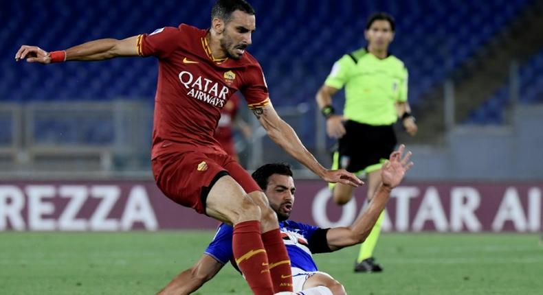 Italian defender Davide Zappacosta has joined Genoa on loan from Chelsea