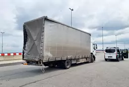 Inspektorzy zatrzymali ciężarówkę z odpadami. Z każdą minutą dziwili się coraz bardziej
