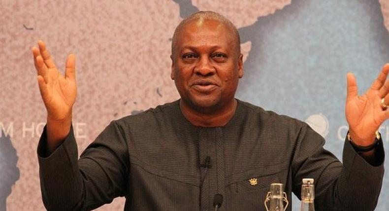 ___8946653___2018___10___6___21___john-dramani-mahama-opens-arms-600x330