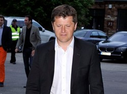 Pięć milionów Kucharskiego, 700 tys. Rosatiego. Ile zarobili posłowie? [RAPORT]