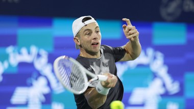 tenisiści utknęli w dubaju. co z hurkaczem i majchrzakiem?