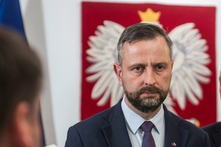 Szef MON reaguje na słowa Donalda Trumpa. To odpowiedź na groźby o wyjściu USA z NATO