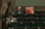 Spięcie w Sejmie podczas debaty nad aborcją. Poseł przyniósł baner i urządzenie. Interweniował wicemarszałek