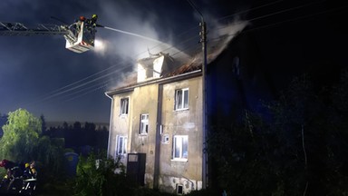 Pożar domu w Jegłowniku. Dramatyczne sceny