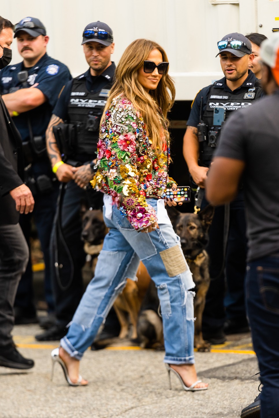 JLo és Ben Affleck tinik módjára szerelmeskedik végig New York utcáit