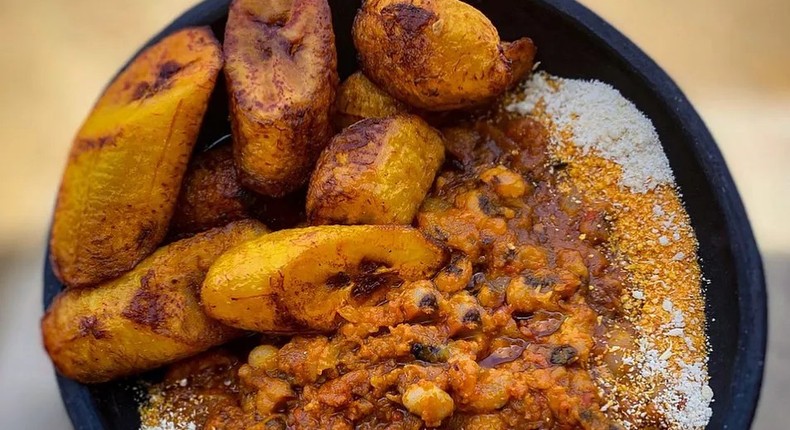 Gobe (Gari and beans) 