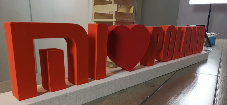 Sprzedaż smartfonów. Xiaomi i Samsung mocne, Huawei spada