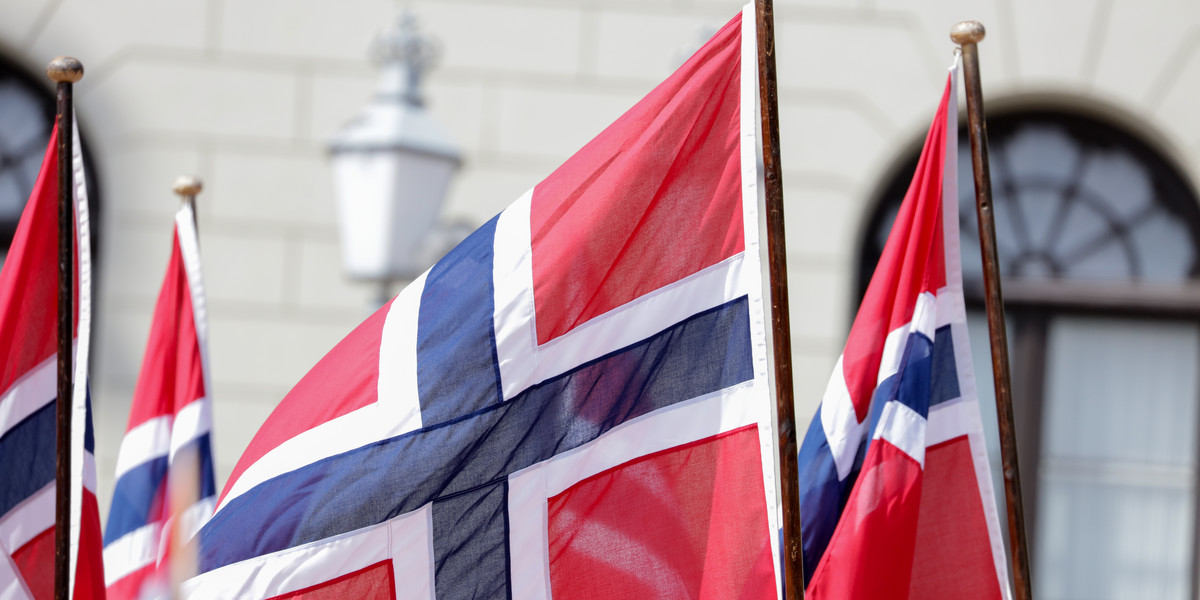 Norges Bank zasygnalizował w czwartek, że kolejna podwyżka stóp procentowych najprawdopodobniej nastąpi na posiedzeniu w grudniu.