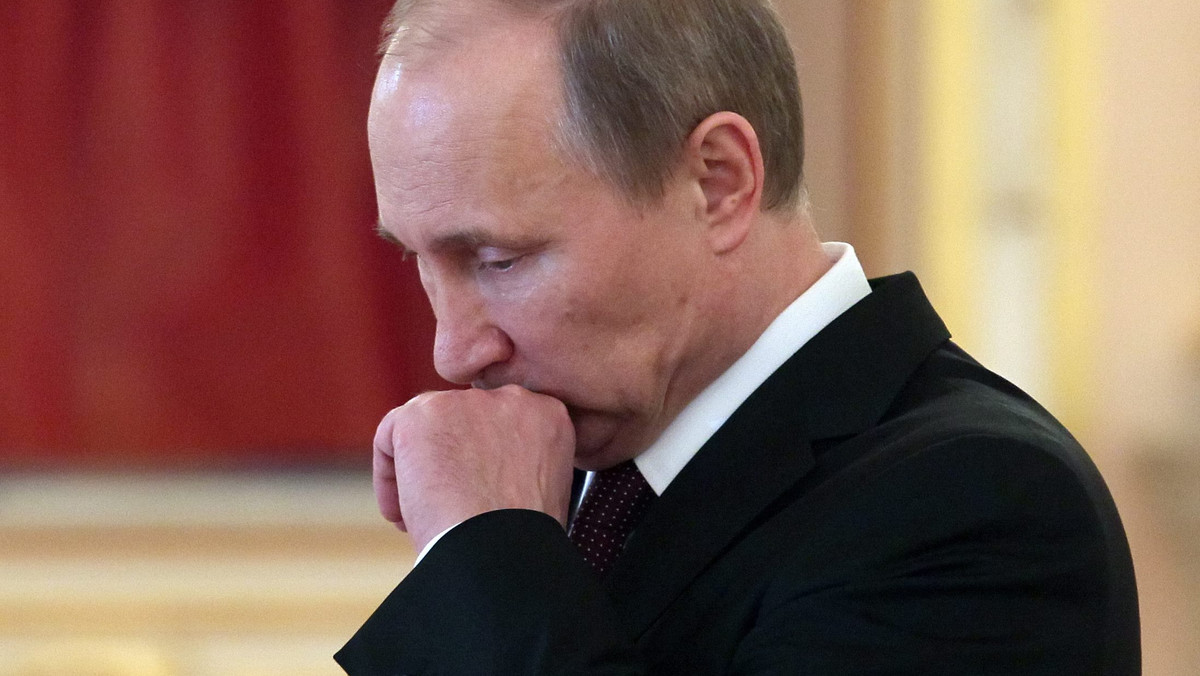Poparcie dla rosyjskiego prezydenta Władimira Putina spadło do najniższego poziomu od ponad 12 lat, do 62 proc. z 65 proc. notowanych w grudniu 2012 roku - wynika z opublikowanego w czwartek sondażu niezależnego Centrum Lewady.
