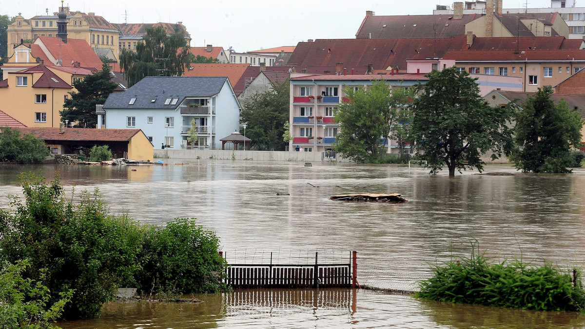 Powodzie wywołane przez wezbrane rzeki nawiedziły północne Czechy. Zalane zostało m.in. miasto Frydlant przy granicy z Polską.