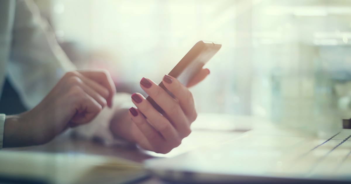 Zakaz korzystania ze smartfonów dłużej niż 2 godziny dziennie. Zdumiewająca decyzja radnych