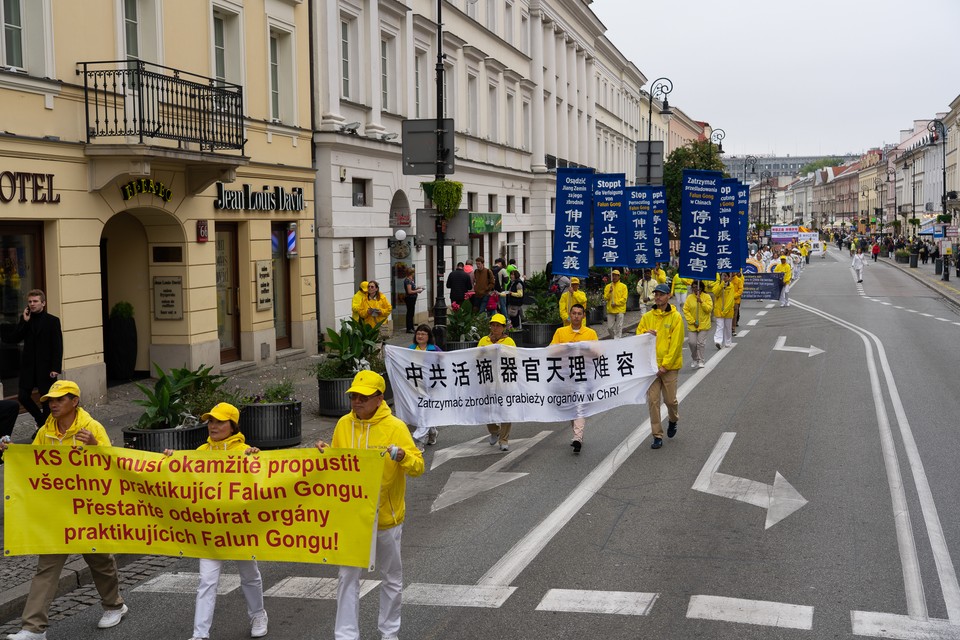 Marsz Falun Gong w Warszawie