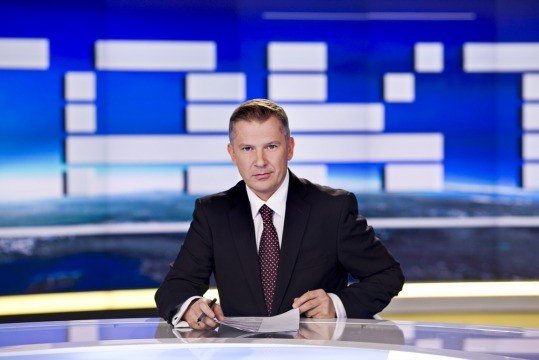 Grzego Kajdanowicz prowadzi 'Fakty po Faktach' TVN