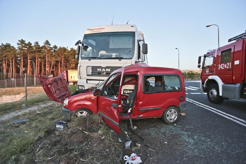 Tir staranował samochód osobowy