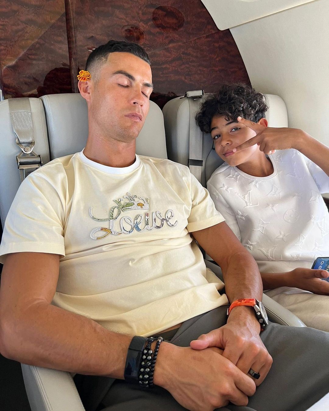 Portugalská futbalová hviezda Cristiano Ronaldo si užíva s rodinou letnú dovolenku. 
