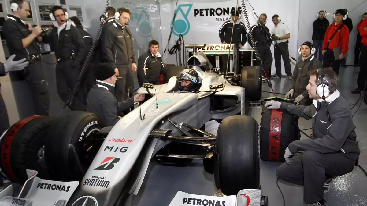 Formuła 1: Nico Rosberg w Mercedesie bezkonkurencyjny (Barcelona - 3. dzień testów)