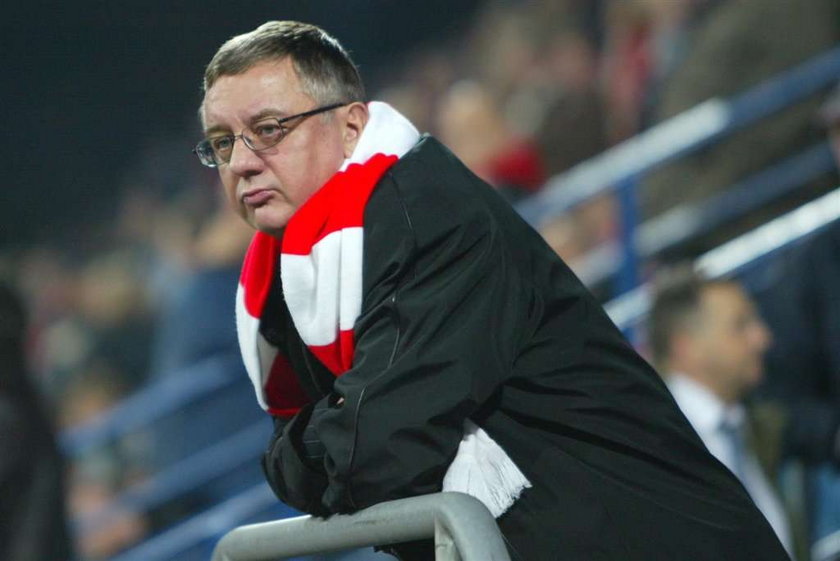 Właściciel Cracovii uważa, że szefowie klubów za dużo płacą piłkarzom