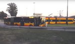 Nie zdążył na autobus, więc go zatrzymał. Szokujące sceny w Warszawie