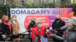 Pielęgniarki i położne mówią &quot;DOŚĆ&quot;, Protest przed siedzibą KPRM w Warszawie, 11.12.2020