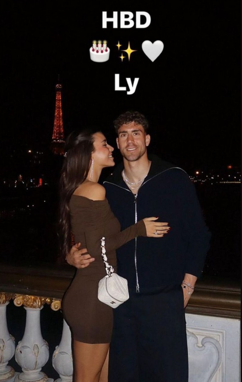 Dušan Vlahović sa devojkom