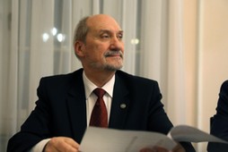 Antoni Macierewicz MON