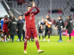 Robert Lewandowski piłkarzem roku w plebiscycie 'The Guardian'