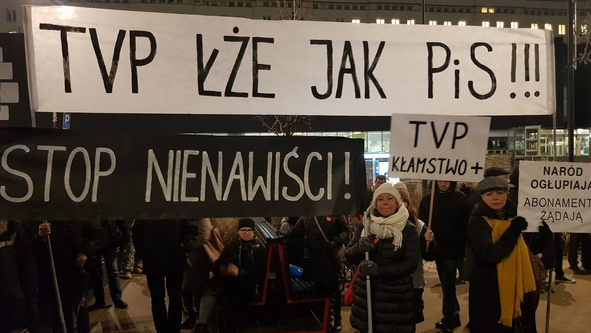 Warszawa: "Stop propagandzie nienawiści". Protest przed TVP