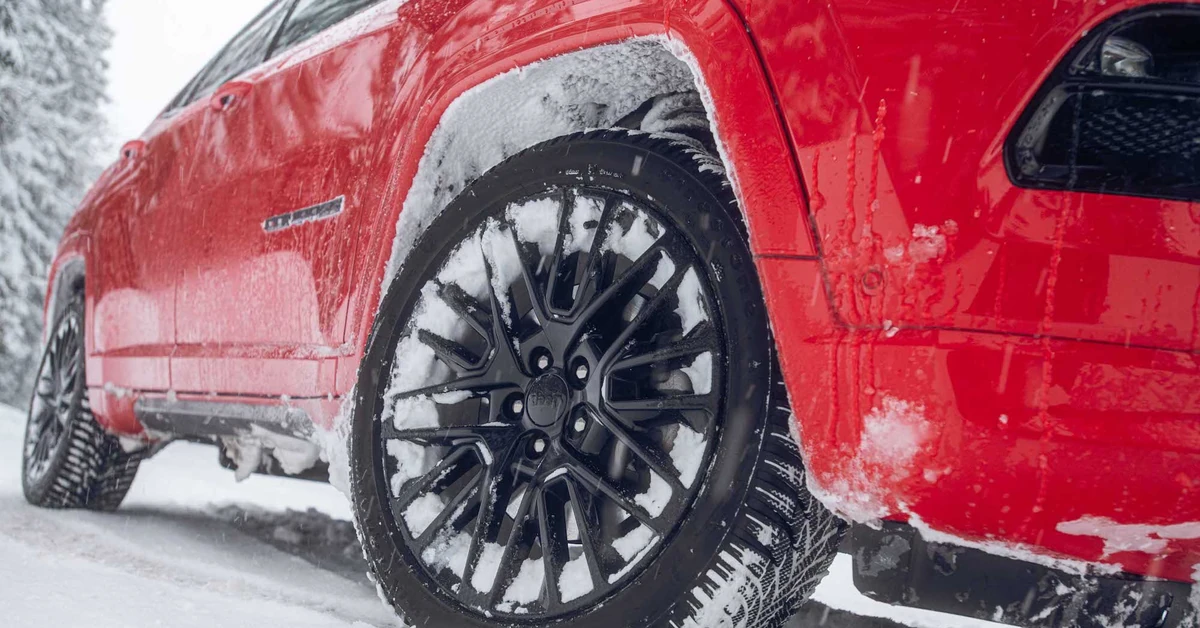 Słony mandat za brak opon zimowych. Od 1 listopada zmiany zaskoczą kierowców