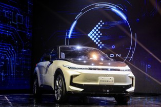 Kupujemy większe auta. Rośnie popularność elektrycznych SUV-ów