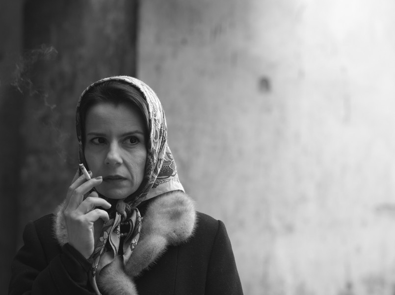 „Ida” Pawła Pawlikowskiego nominowana była już do Złotych Globów i nagrody BAFTA. Zdobyła statuetkę Stowarzyszenia Nowojorskich Krytyków Filmowych za najlepszy film zagraniczny oraz nagrodę FIPRESCI w sekcji Special Presentations. Ostatnio znalazła się w kręgu pretendentów do Cezarów – nagród przyznawanych przez Francuską Akademię Sztuki i Techniki Filmowej. - To kolejny dowód na to, że 'Ida' to film o wymowie uniwersalnej, docierający do widzów na całym świecie – powiedział reżyser Paweł Pawlikowski po nominacji. Czy nadszedł w końcu czas na pierwszego polskiego Oscara? „Ida” ma na to podwójną szansę. Film został bowiem nominowany w dwóch kategoriach: „Najlepsze zdjęcia” oraz „Najlepszy film nieanglojęzyczny”. Przejdź dalej, by zobaczyć z kim konkurować będzie "Ida" w walce o statuetki Amerykańskiej Akademii Sztuki i Wiedzy Filmowej.