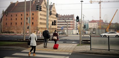 Piesi się cieszą, kierowcy narzekają na korki. Na Podwalu Przedmiejskim jest... zebra