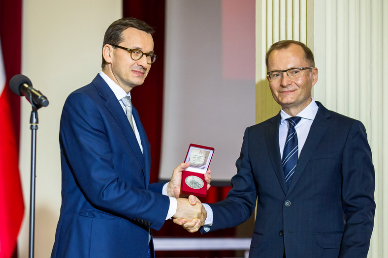 Medal 70-lecia PUM otrzymał też premier Mateusz Morawiecki