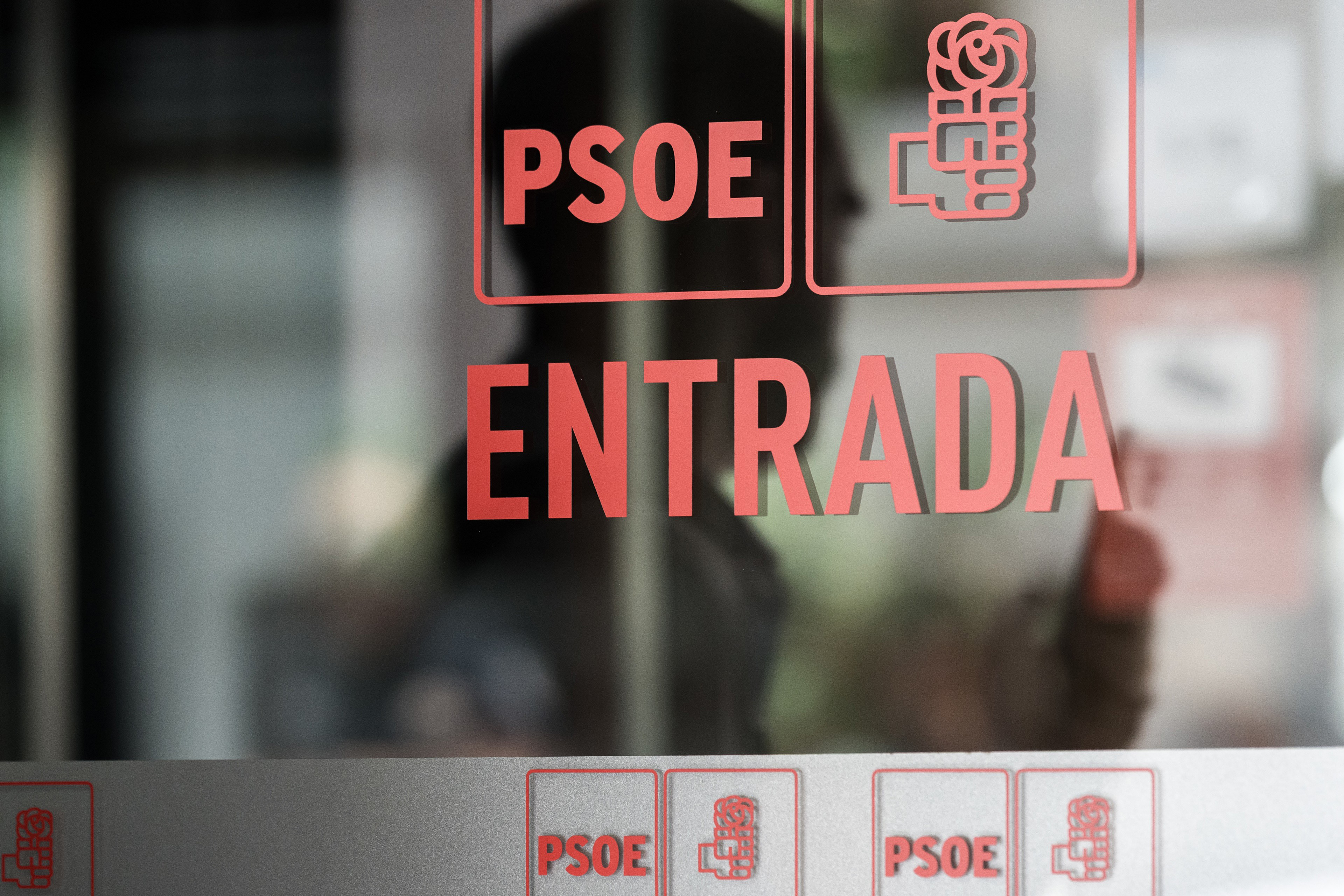 El juez obliga al PSOE a revelar pagos relacionados con Ábalos por blanqueo