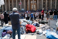 Polak zaatakowany w Gruzji. Powodem był kolczyk w uchu?