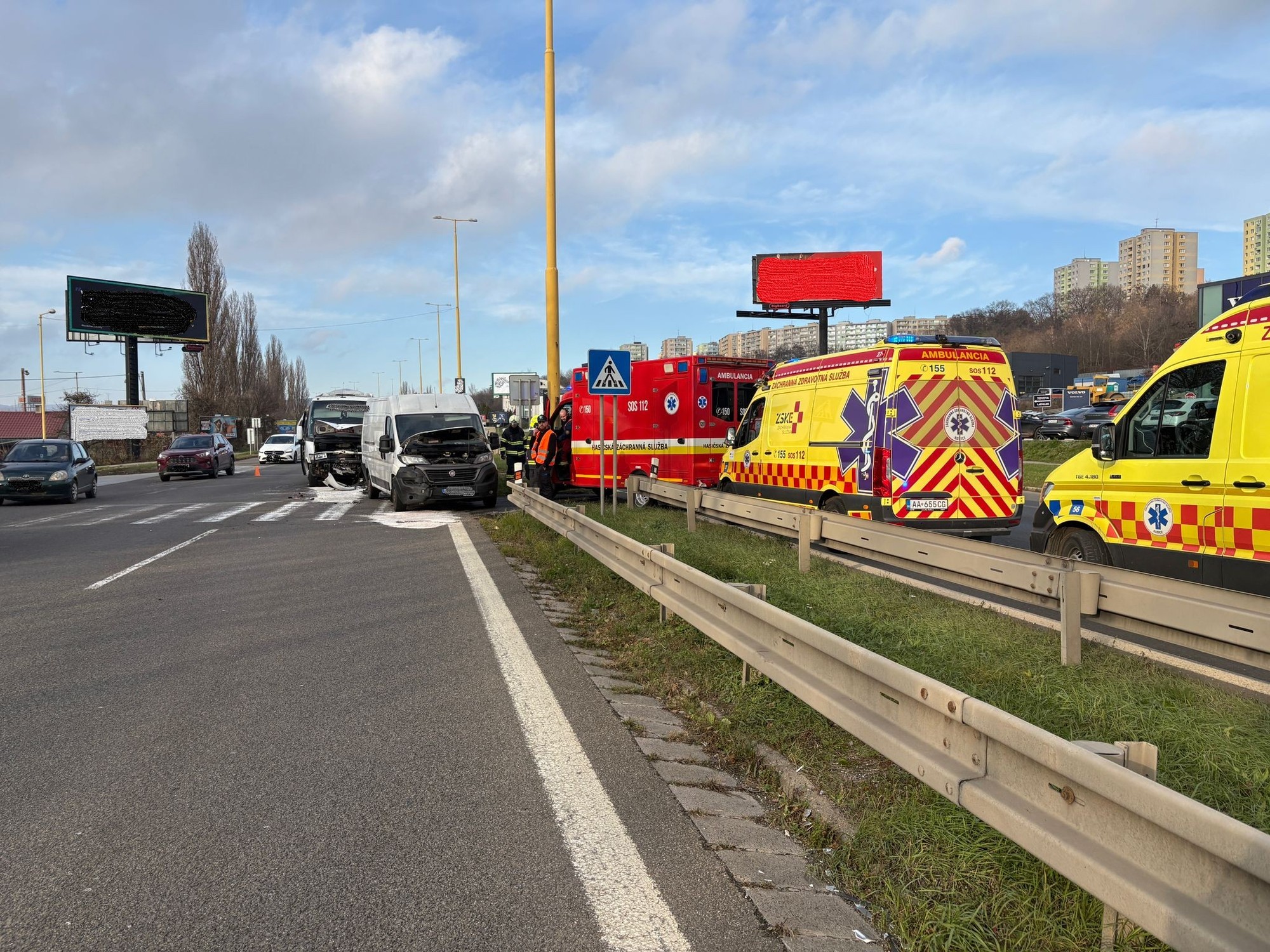 Pri nehode mikrobusu so škôlkarmi v Košiciach sa zranilo päť detí.